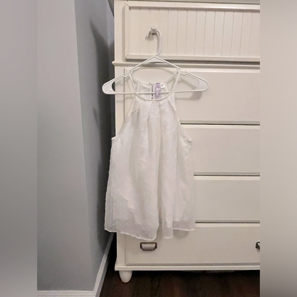 Francesca’s white flowy tank top - size M